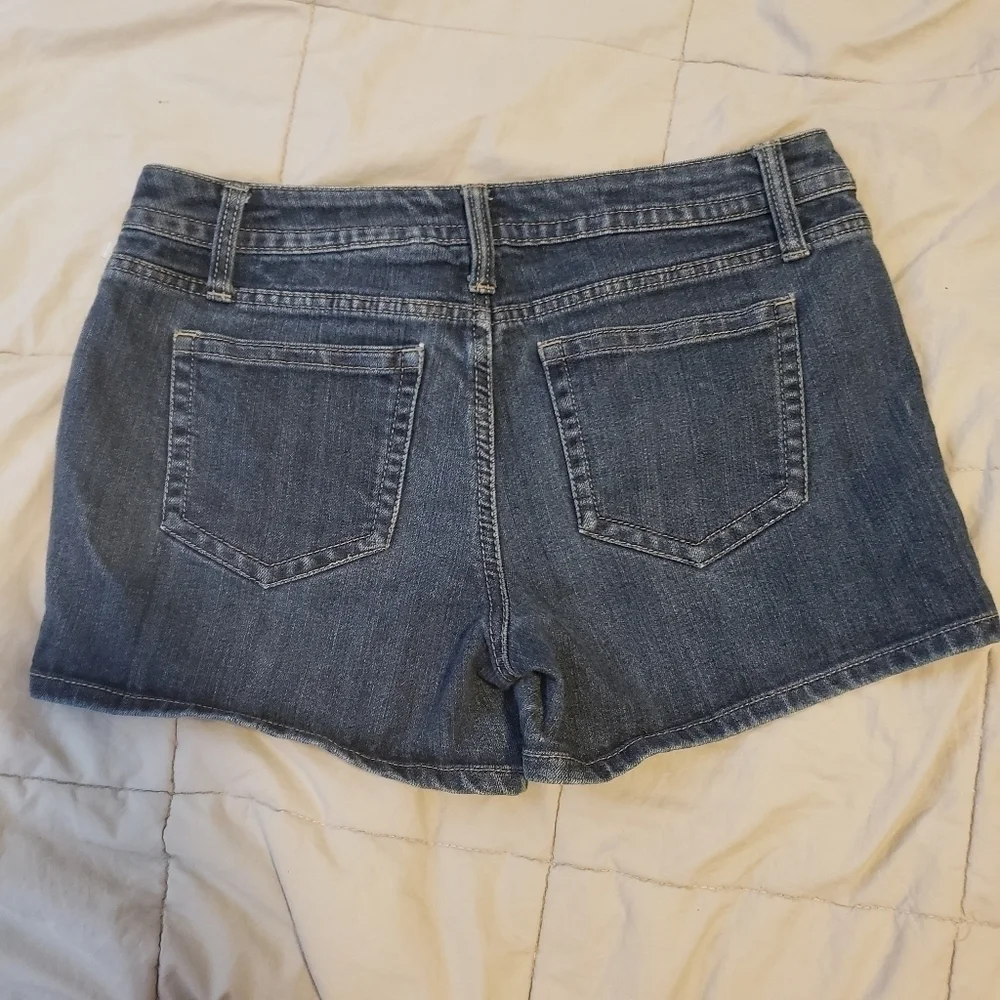 A.N.A. Denim Jean Shorts Medium Wash 5 Pocket Women's 4 Booty Summer Everyday